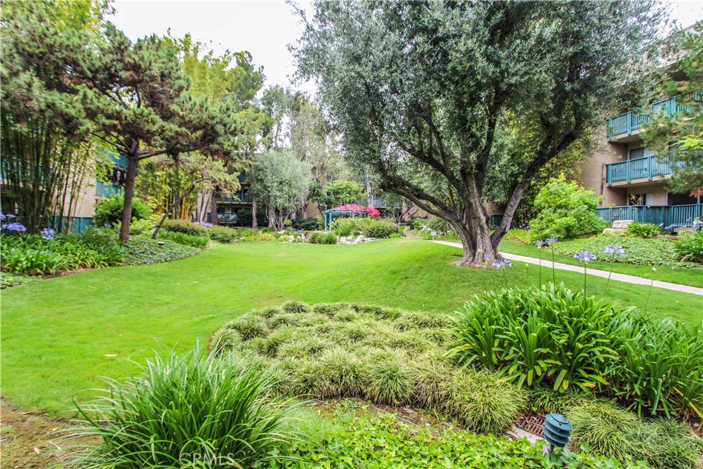 564 N Bellflower Boulevard 315