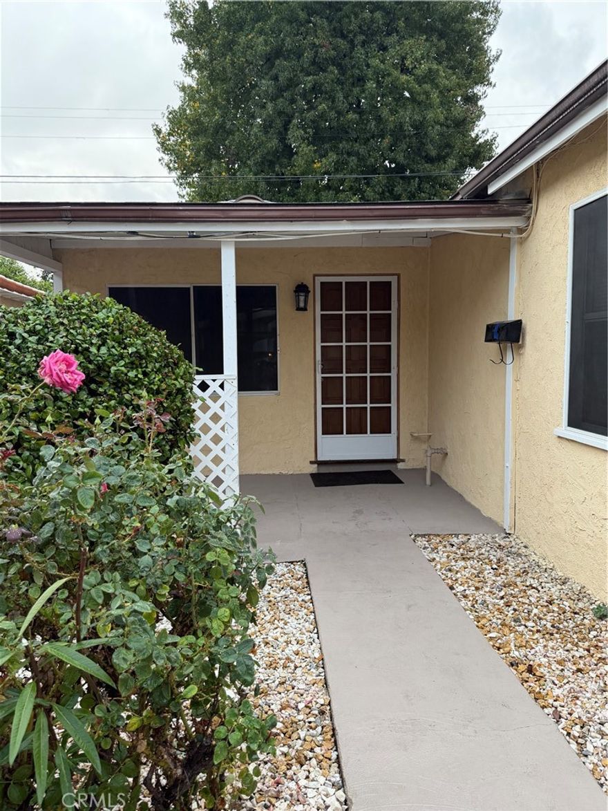 Offering for rent a two-bedroom, 2-bath home in the Balboa Park area.  This property is the back house with two homes on one lot.  The property has its own private backyard and two tandem parking spaces in the driveway.