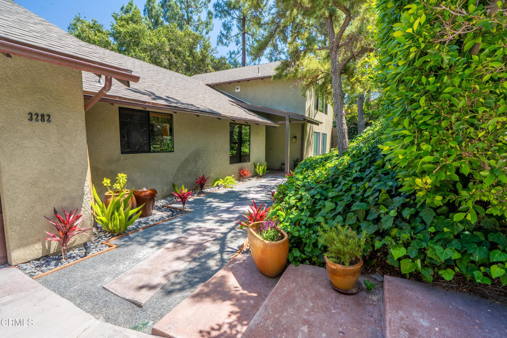 3282 Beaudry Terrace