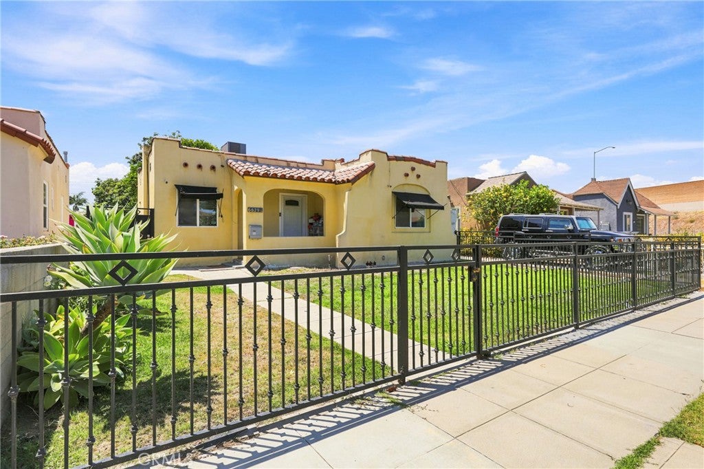 6639 Rose AVE, Long Beach CA 90805