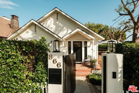 Photo of 866 N Doheny Drive, West Hollywood, CA 90069 (MLS # 26646791)