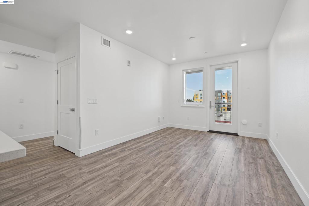 42111 Osgood Rd 414