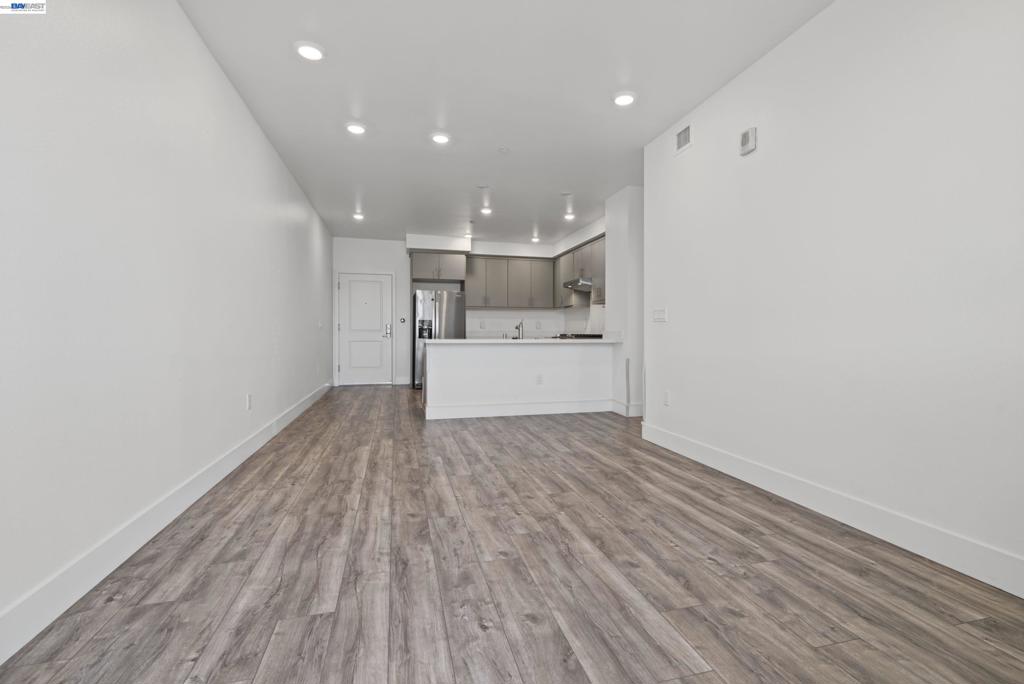 42111 Osgood Rd 414