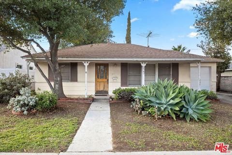 5147 Garden Grove Avenue Tarzana CA 91356