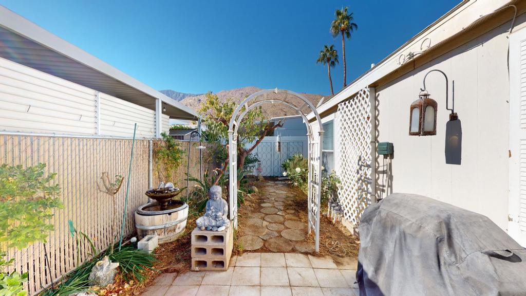 Palm Canyon Mobile C - Manufactured In Park