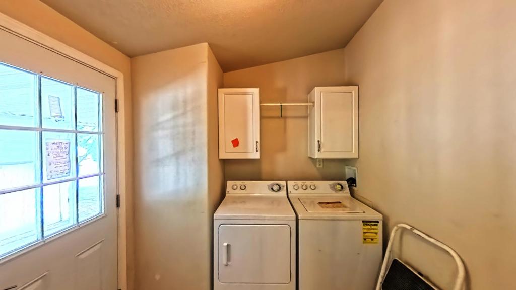 Palm Canyon Mobile C - Manufactured In Park