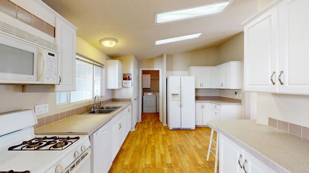 Palm Canyon Mobile C - Manufactured In Park