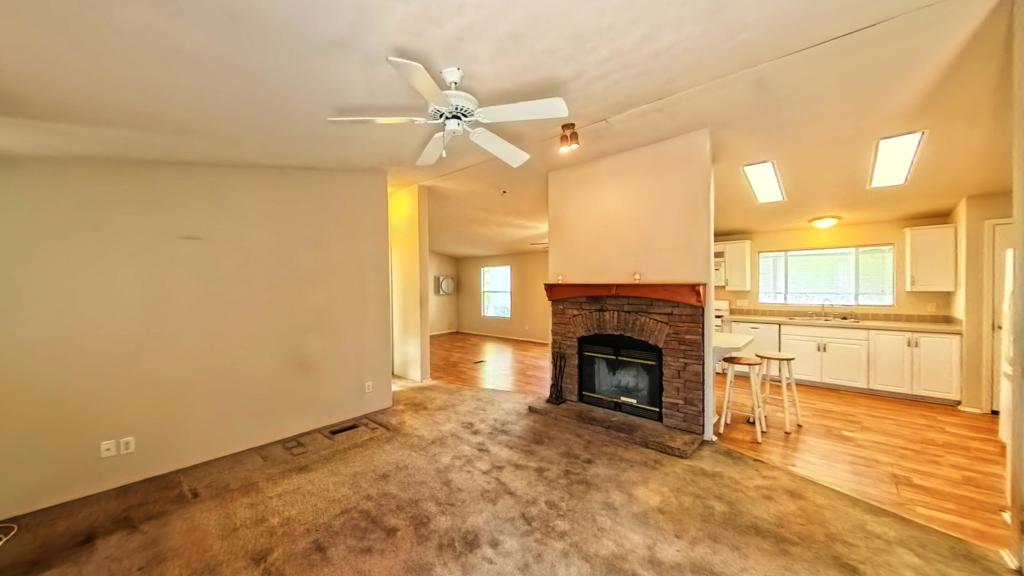 Palm Canyon Mobile C - Manufactured In Park