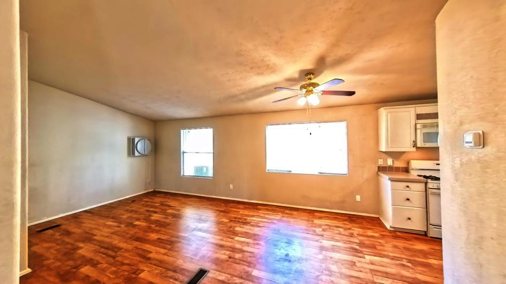 Palm Canyon Mobile C - Manufactured In Park