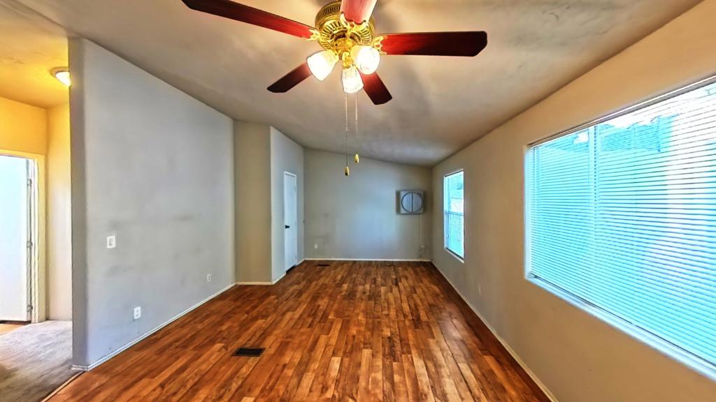 Palm Canyon Mobile C - Manufactured In Park