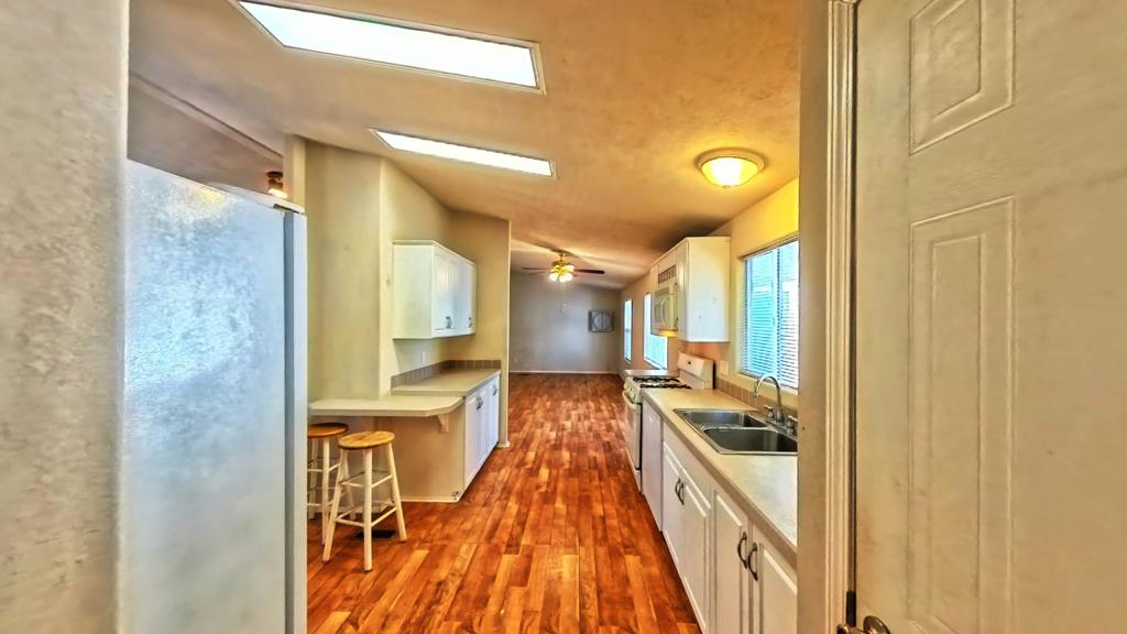 Palm Canyon Mobile C - Manufactured In Park