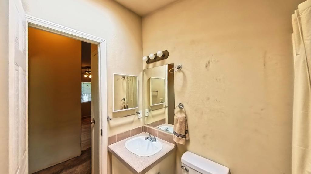 Palm Canyon Mobile C - Manufactured In Park