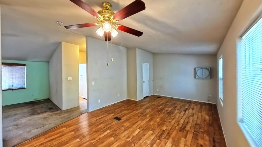 Palm Canyon Mobile C - Manufactured In Park