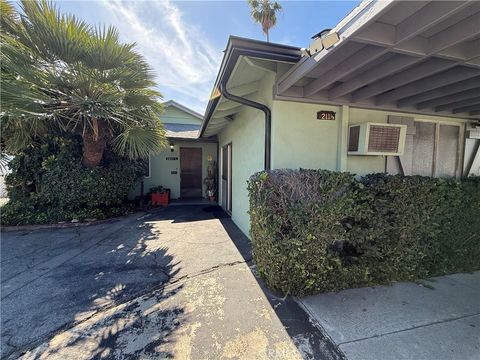 Photo of 2211 Casitas Avenue, Altadena, CA 91001 (MLS # RS26043251)