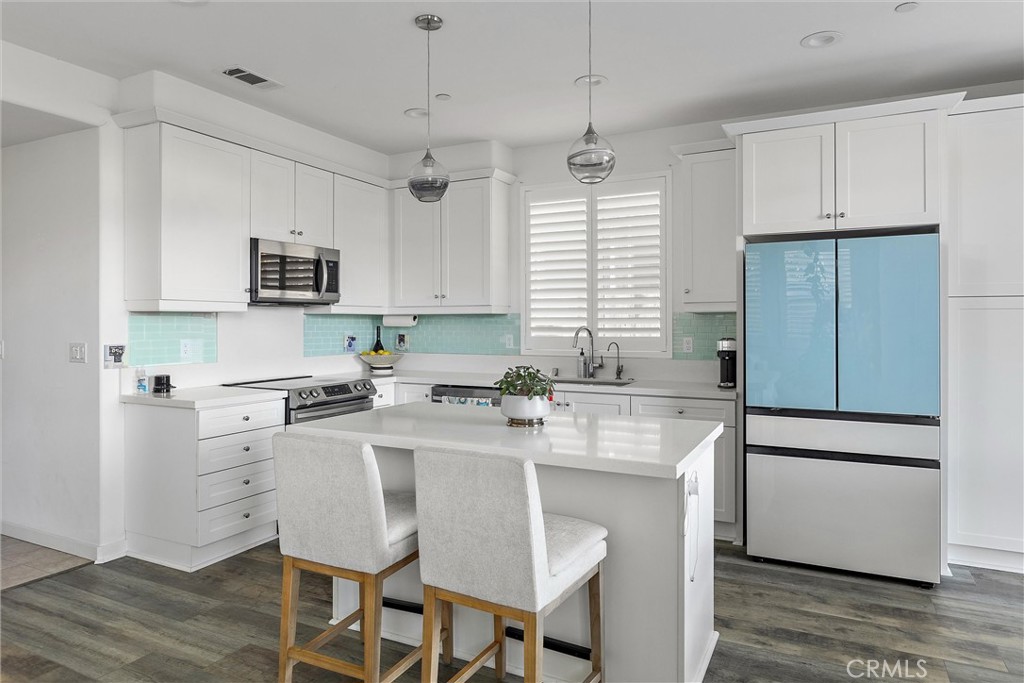 1824 Homestead Place