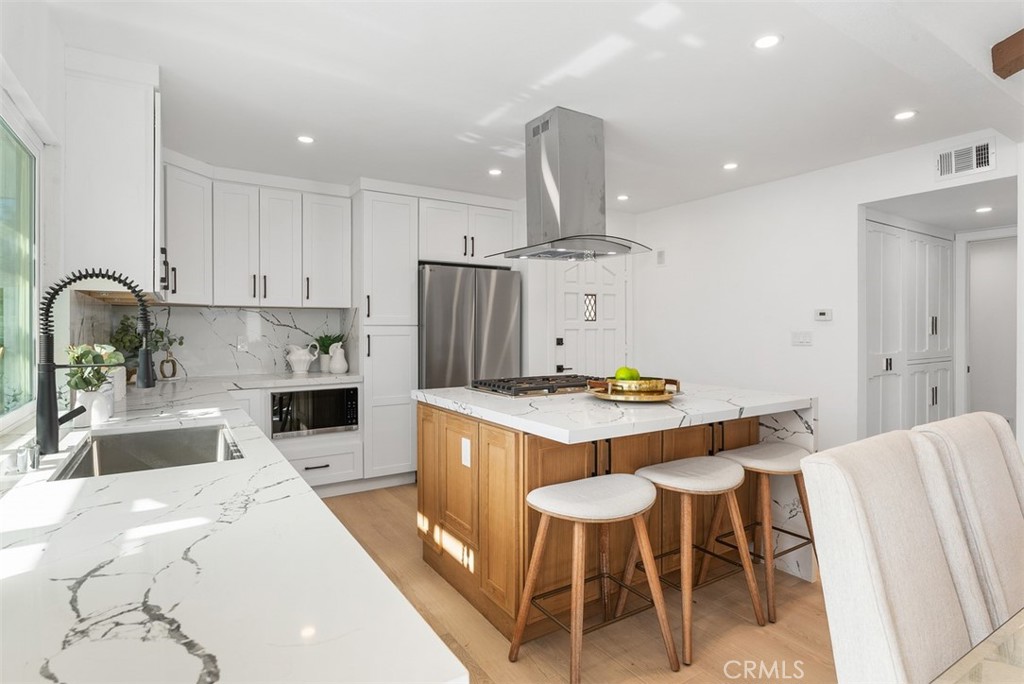 Properties 3 29712 Ellendale