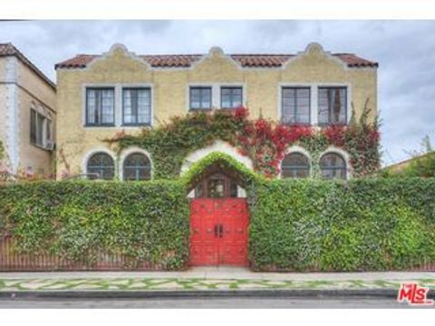 Photo of 1909 N COMMONWEALTH Avenue #102, Los Angeles, CA 90027 (MLS # 26635509)