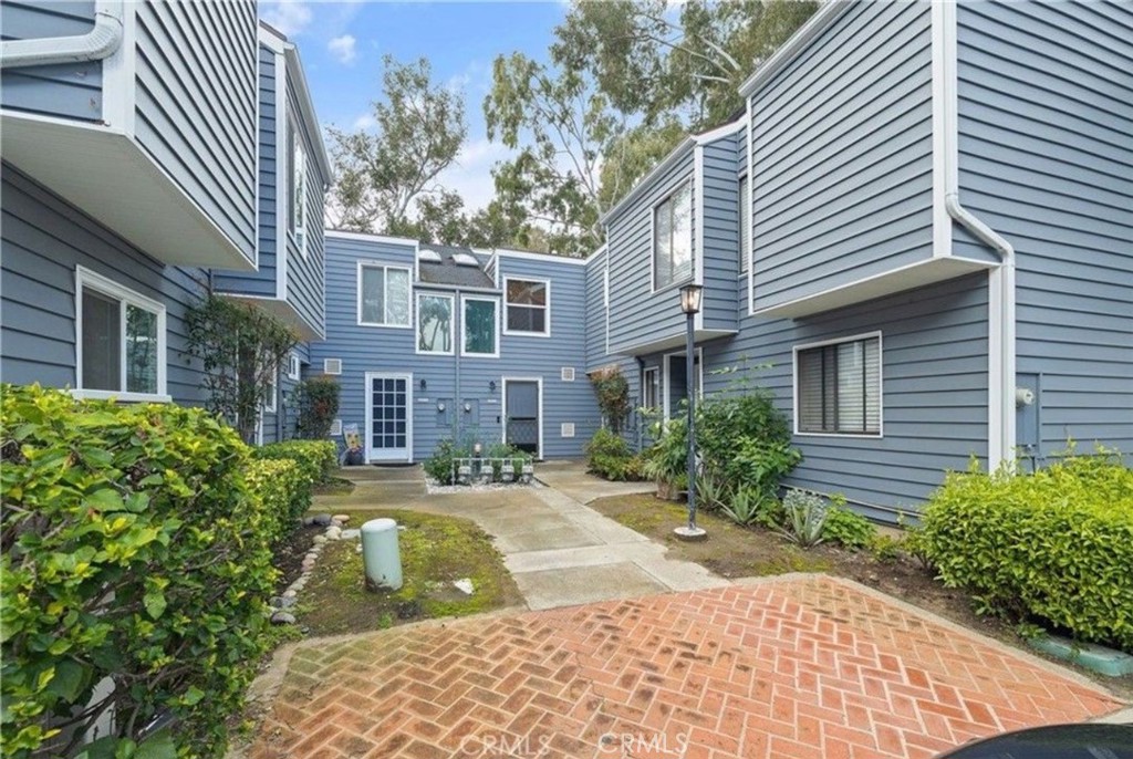 22235 Vista Verde