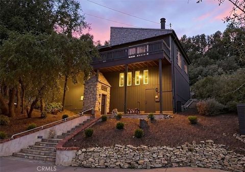 Photo of 1909 Pioneer Way Way, Pine Mountain Club, CA 93222 (MLS # SR25094320)