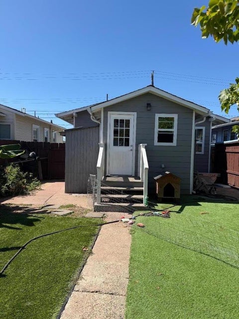 Photo of Oakland, CA 94605 (MLS # ML82062751)