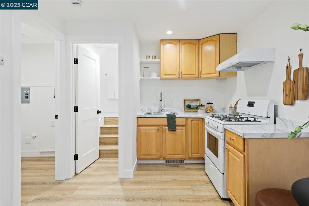 SAN PABLO PARK - Residential