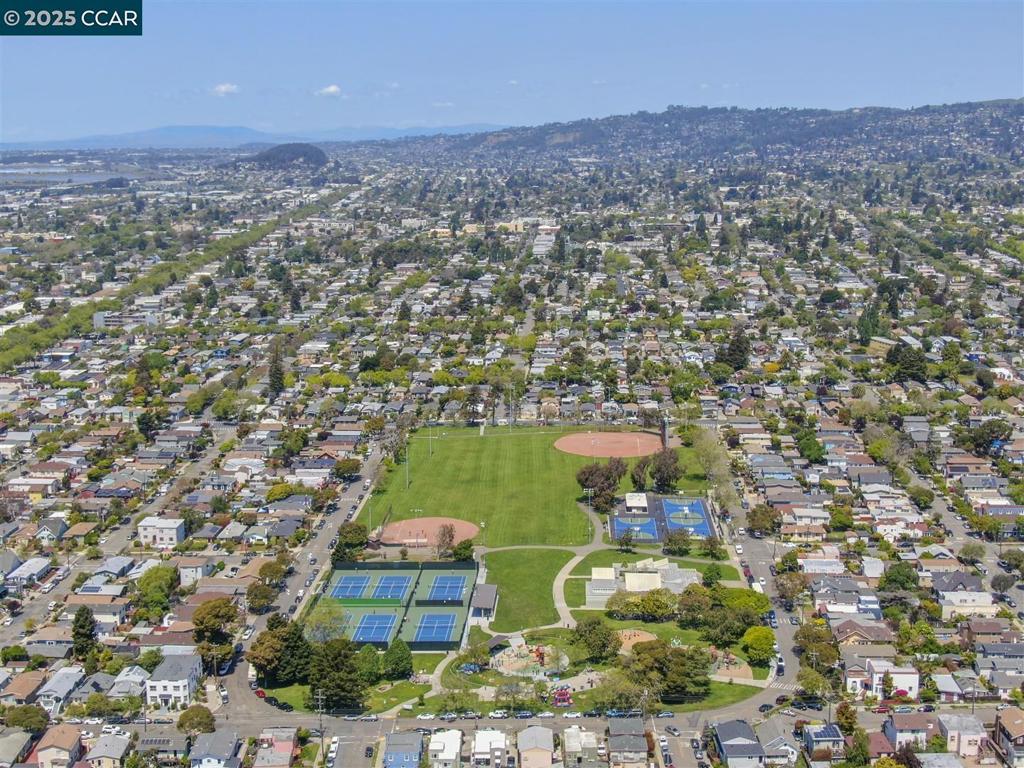 SAN PABLO PARK - Residential