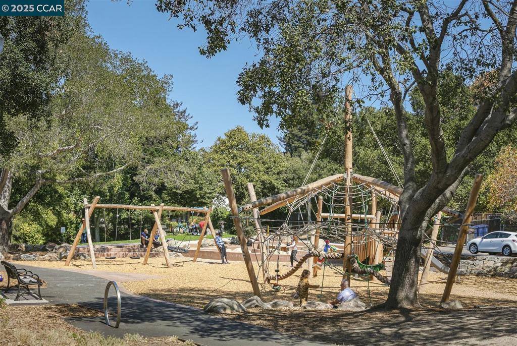 SAN PABLO PARK - Residential