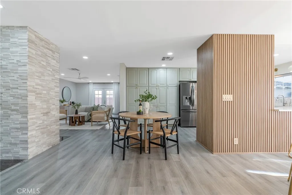 La Crescenta, California 91214, United States, 3 Bedrooms Bedrooms, ,3 BathroomsBathrooms,Residential,Active,230011