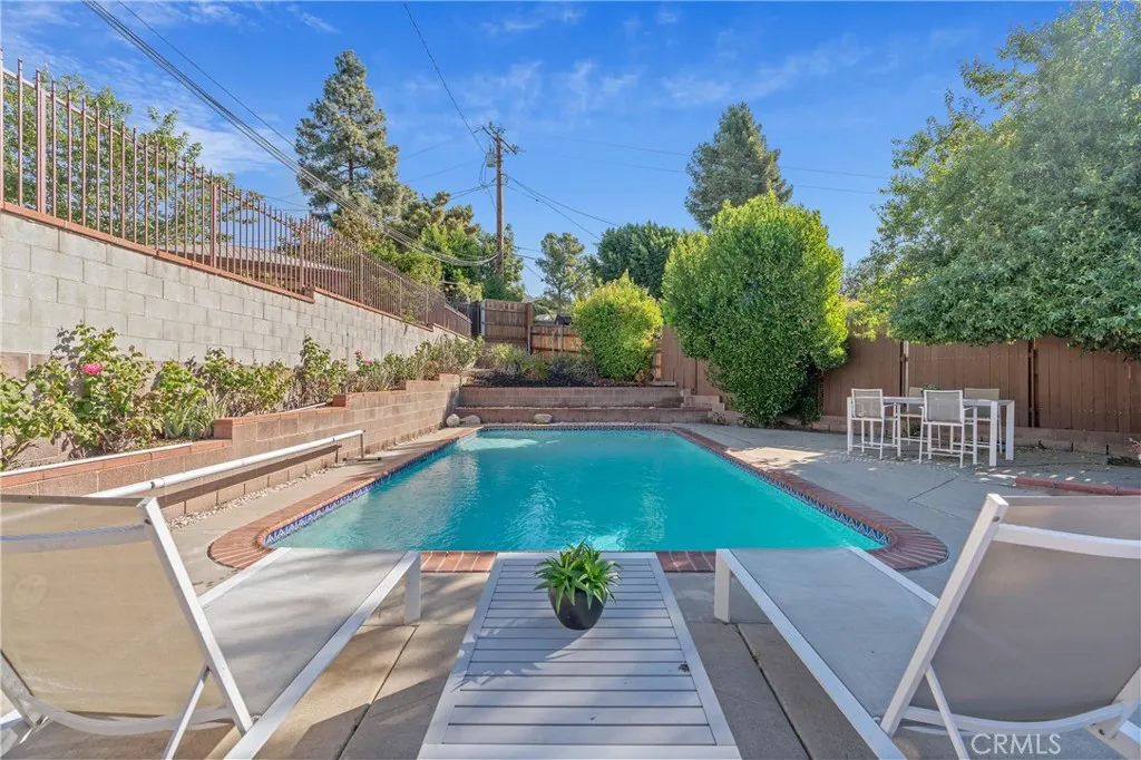 La Crescenta, California 91214, United States, 3 Bedrooms Bedrooms, ,3 BathroomsBathrooms,Residential,Active,230011