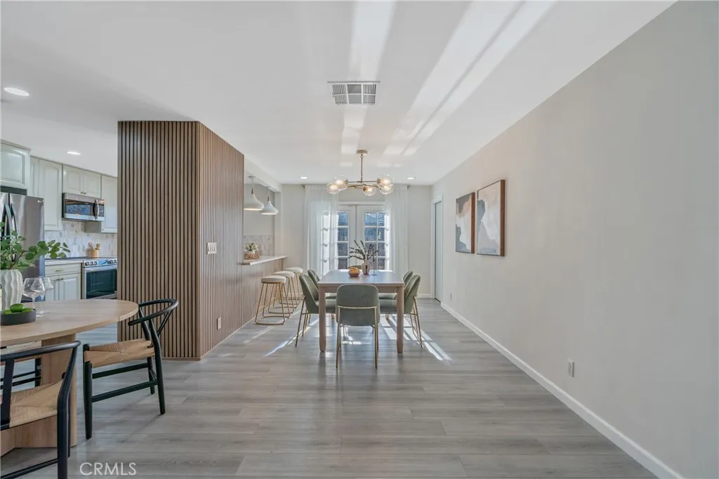 La Crescenta, California 91214, United States, 3 Bedrooms Bedrooms, ,3 BathroomsBathrooms,Residential,Active,230011