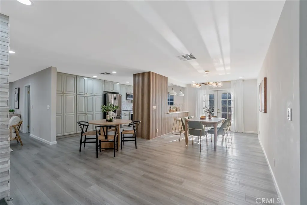 La Crescenta, California 91214, United States, 3 Bedrooms Bedrooms, ,3 BathroomsBathrooms,Residential,Active,230011