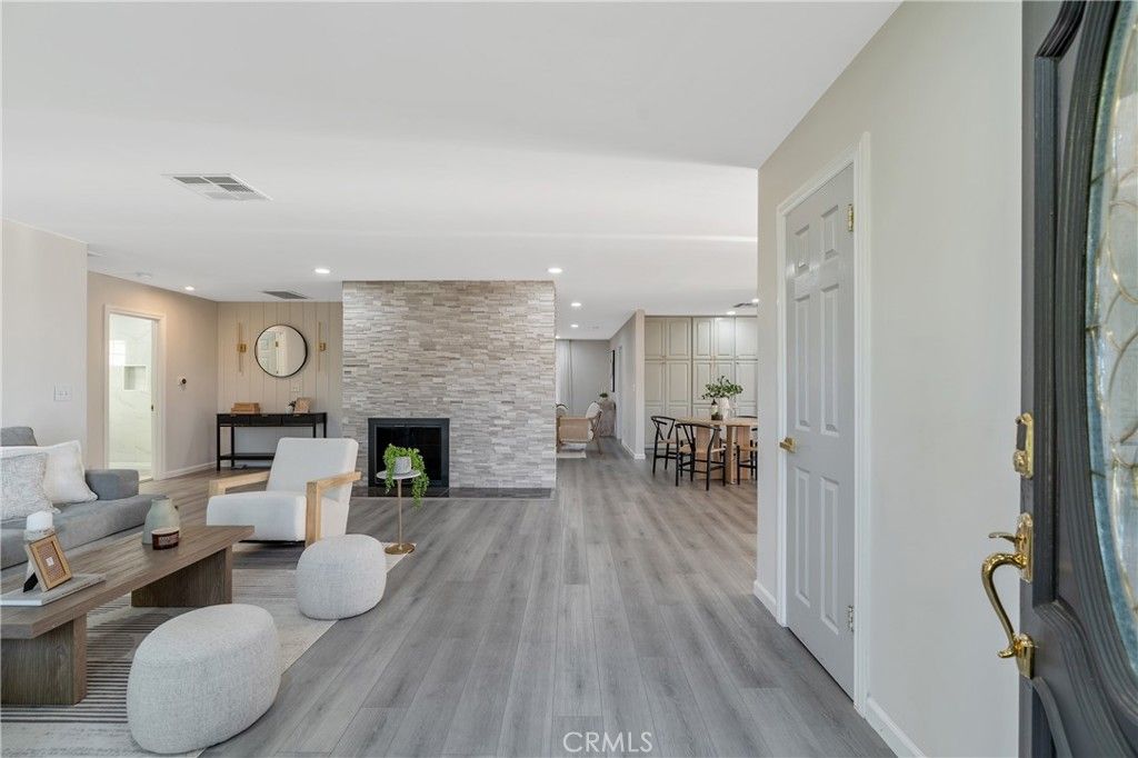 Photo of 2747 El Caminito St, La Crescenta, CA 91214 (MLS # AR25227306)