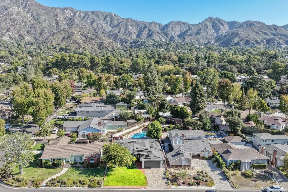 La Crescenta, California 91214, United States, 3 Bedrooms Bedrooms, ,3 BathroomsBathrooms,Residential,Active,230011