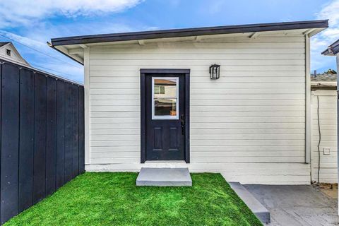 2029 E Avenue National City CA 91950