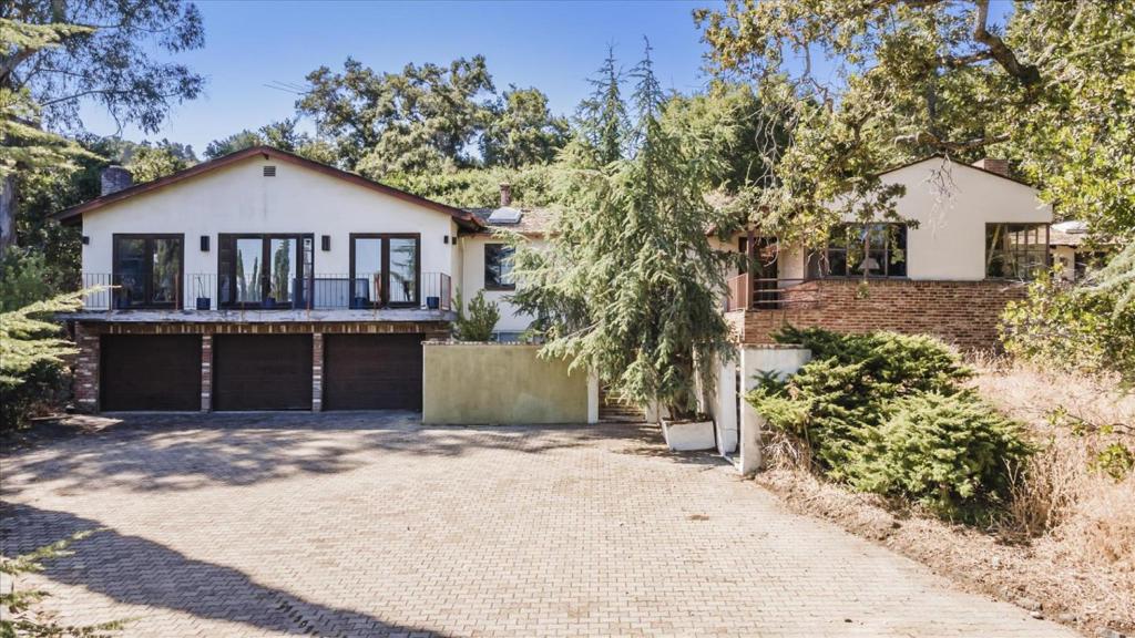 11090 Mora Drive