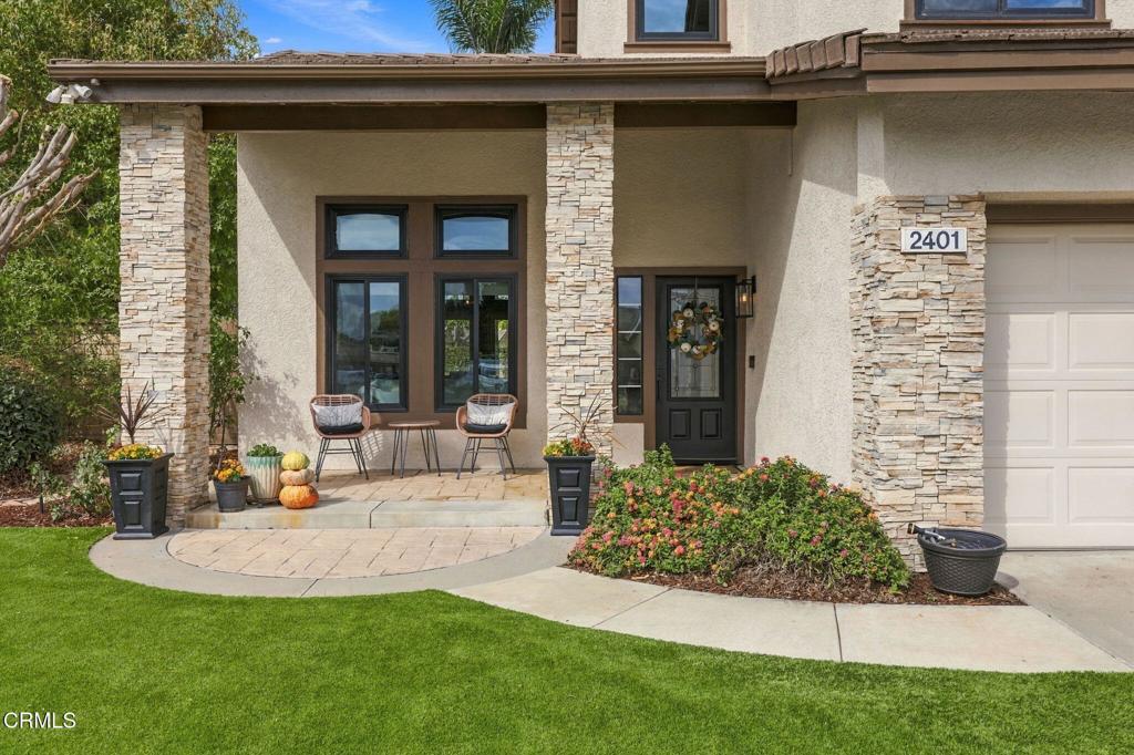 2401 Redwing Lane