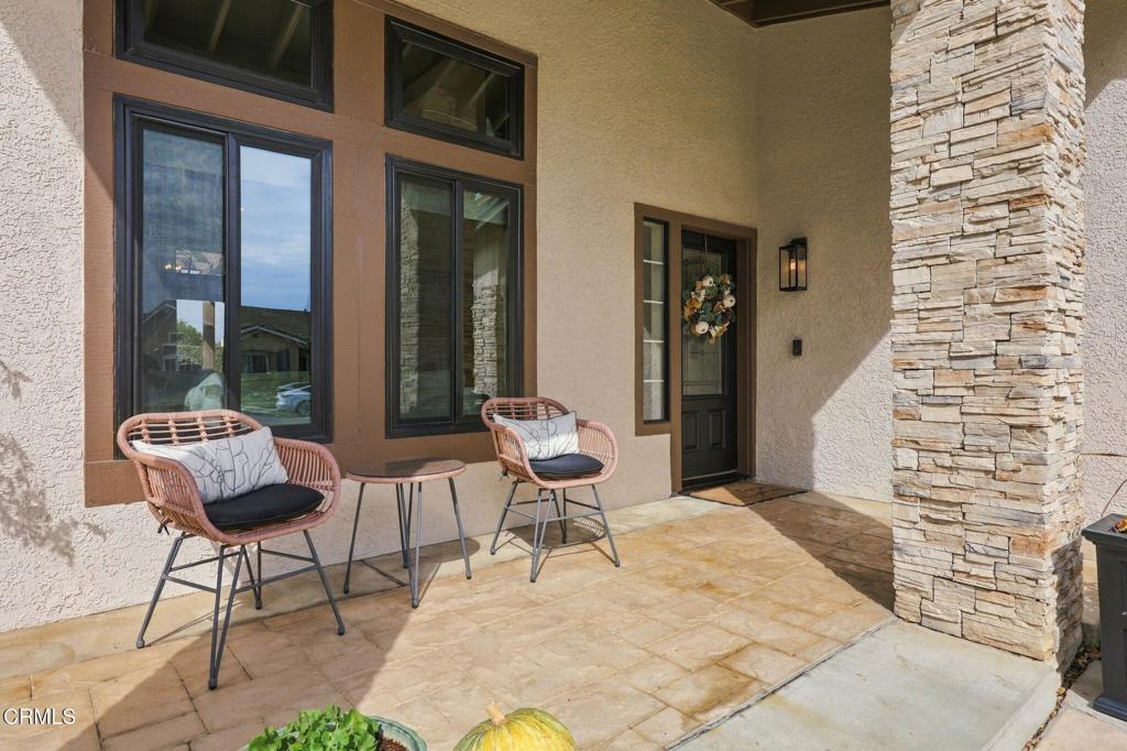 2401 Redwing Lane