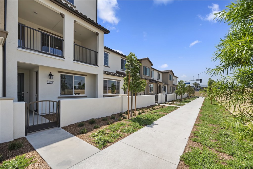16205 Linden Lane