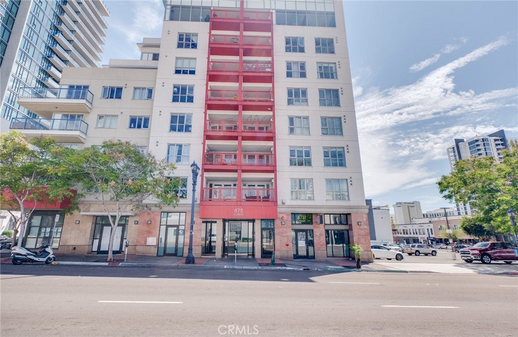 875 G St