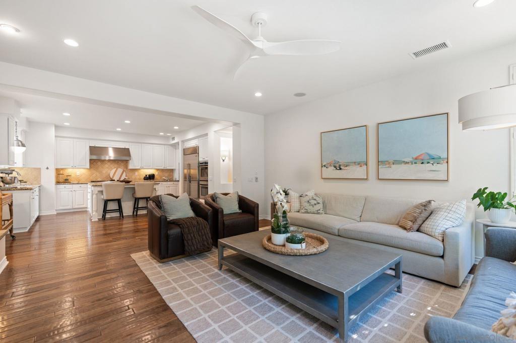 La Costa - Residential