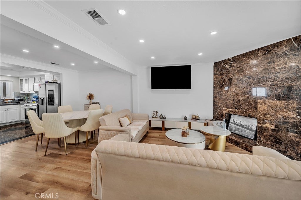Photo of 13412 Burbank #2 BLVD, Sherman Oaks, CA 91401 (MLS # SR26219127)