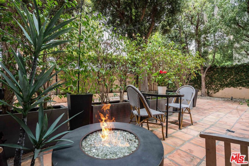 Photo of 1531 12th Street #1, Santa Monica, CA 90401 (MLS # 25608215)