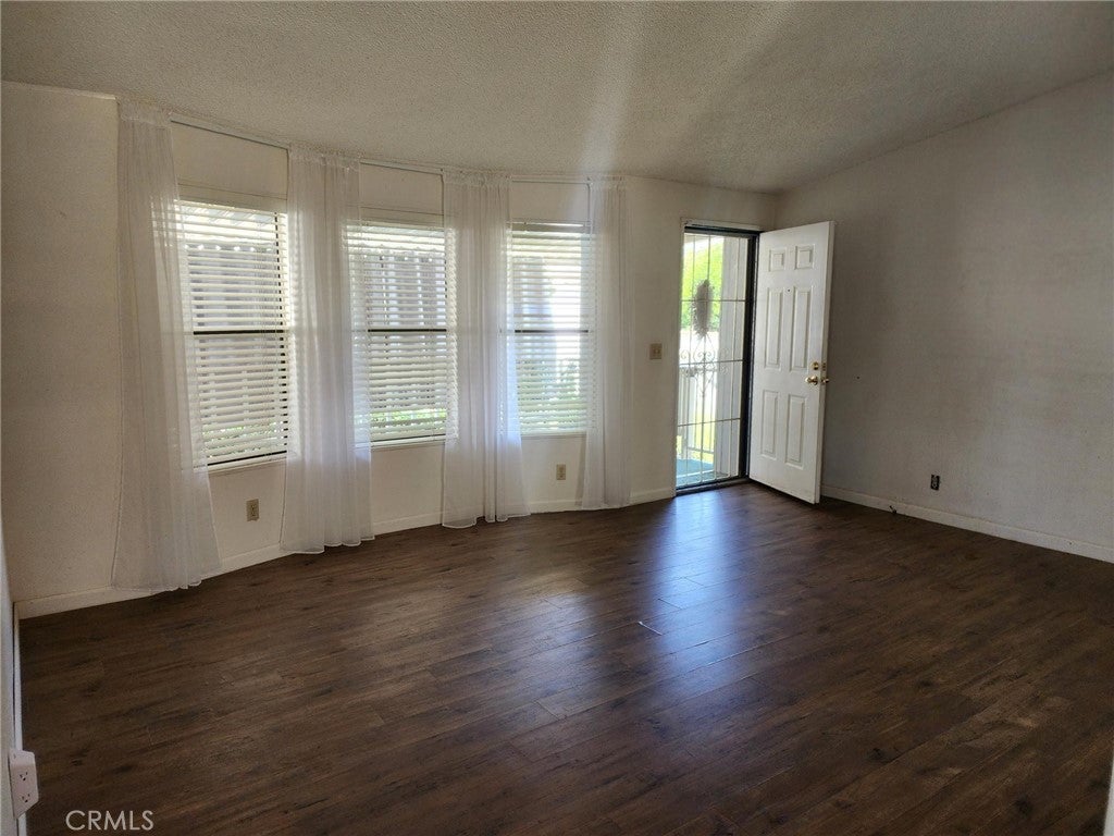530 W Devonshire Avenue 23