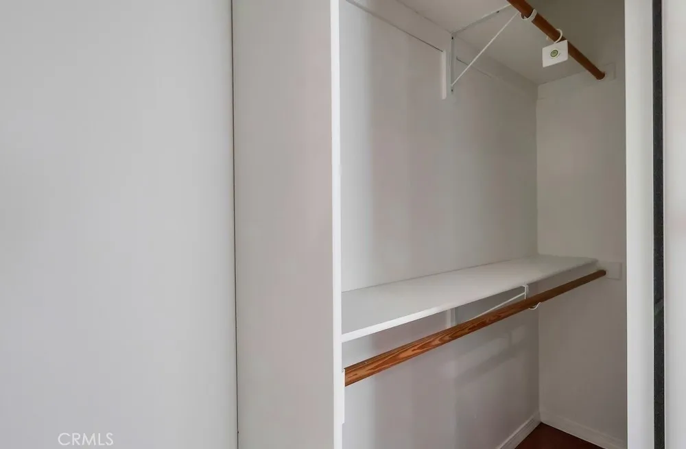 Los Angeles, California 90005, United States, 2 Bedrooms Bedrooms, ,2 BathroomsBathrooms,Residential,Active,204515