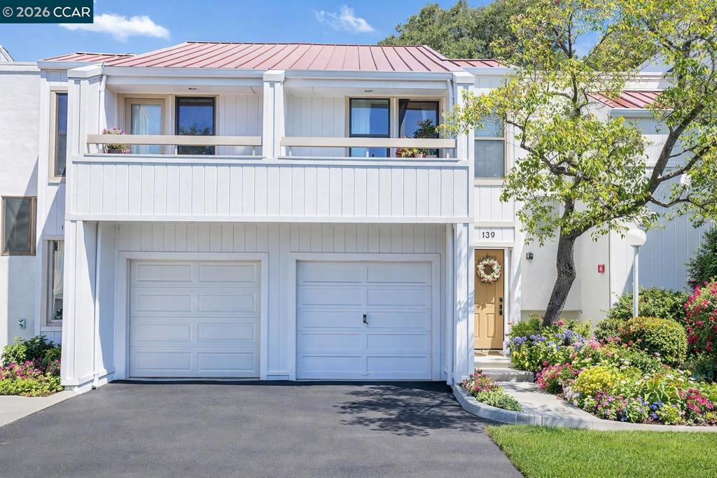 130 Creekside Ct
