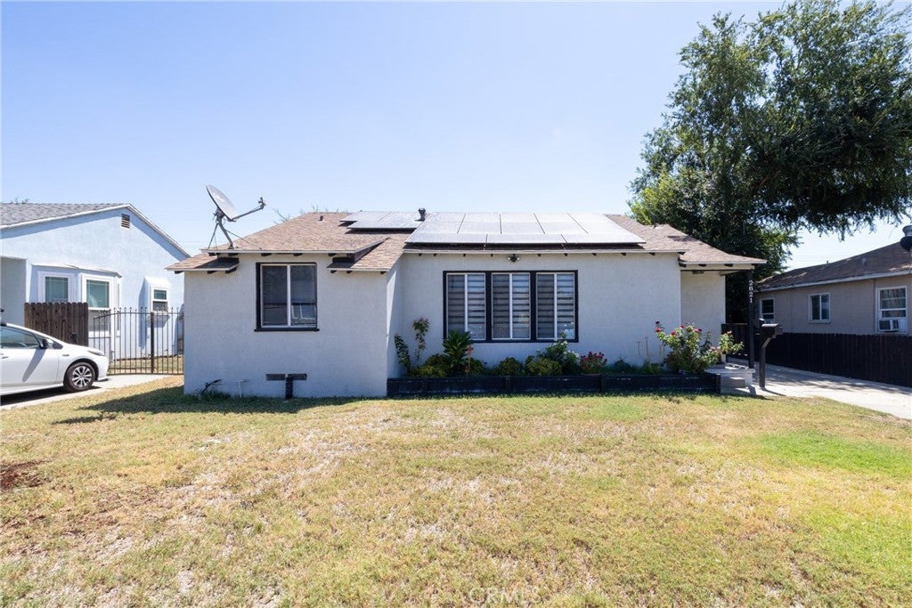 2821 Cedar