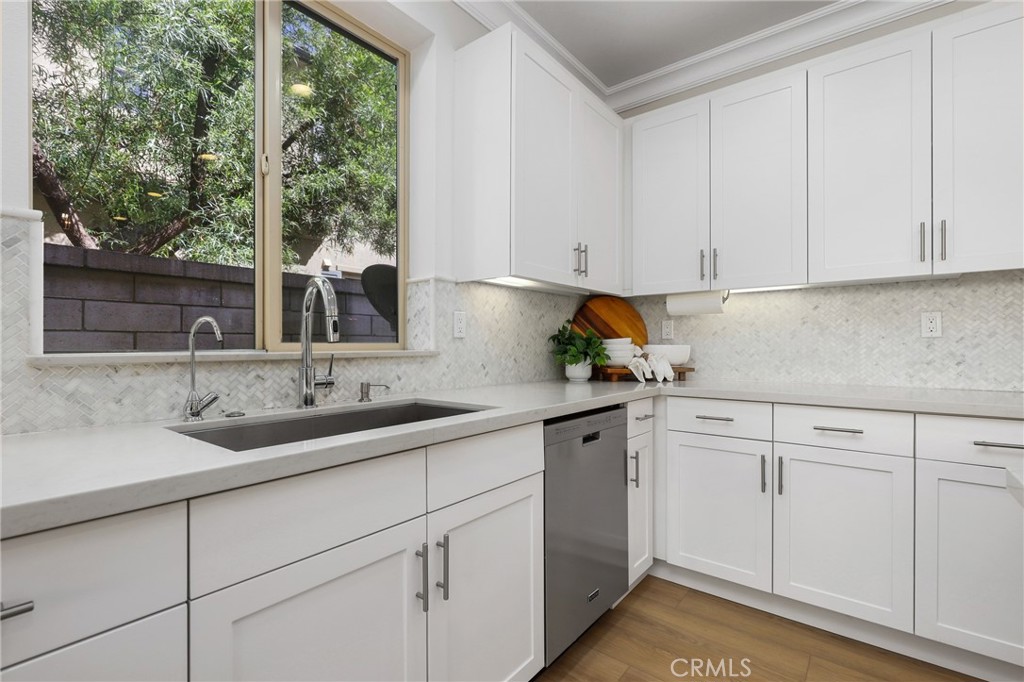 KNOLLS (BKKNLS) - Residential