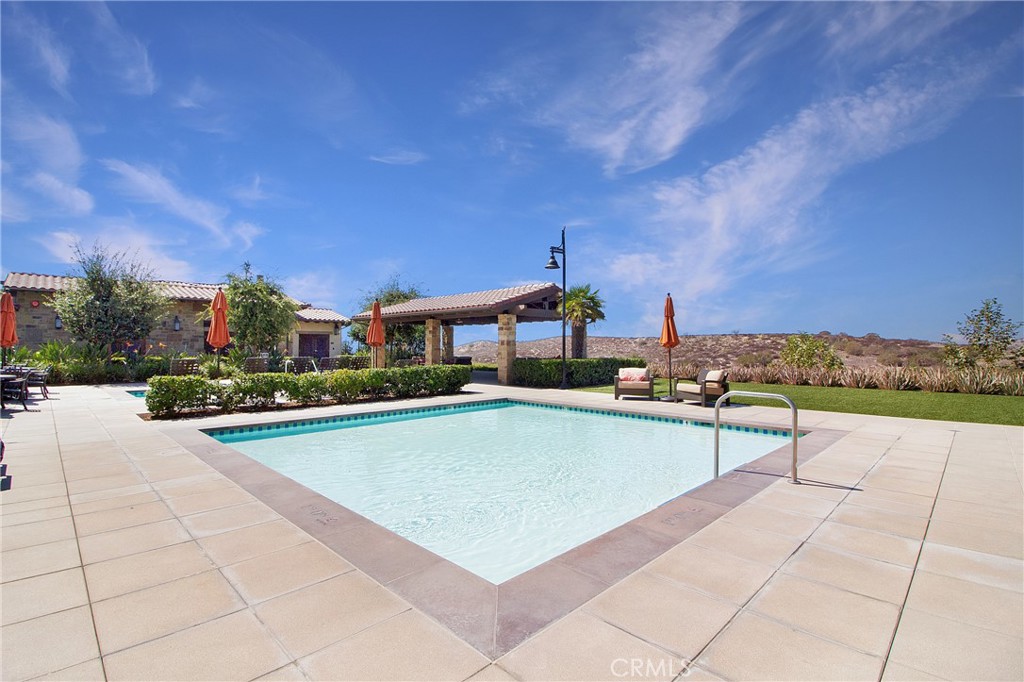 KNOLLS (BKKNLS) - Residential