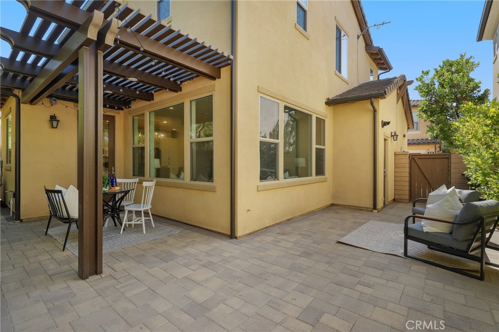 KNOLLS (BKKNLS) - Residential