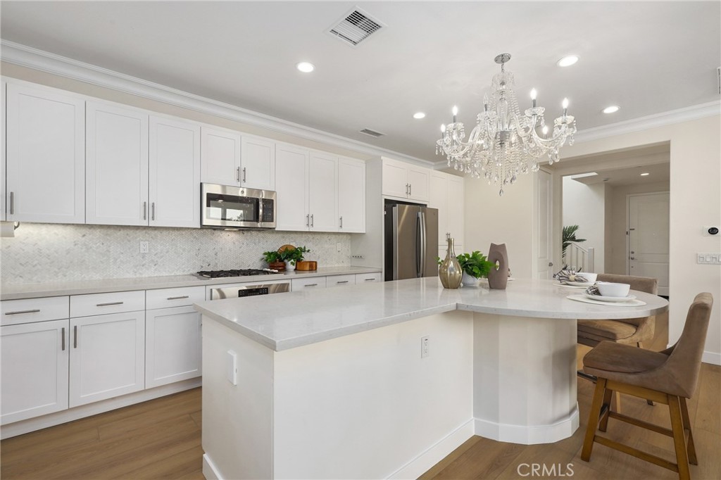 KNOLLS (BKKNLS) - Residential